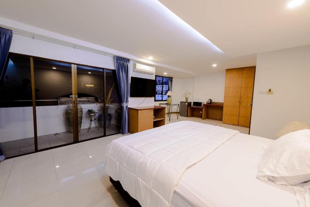 Pasadena Lodge Pattaya Review 5 475467320
