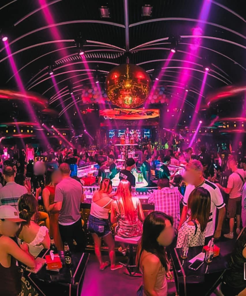 Walking Street Pattaya 2026: First-Timer’s Guide. 5 Bars, Clubs, Live Music