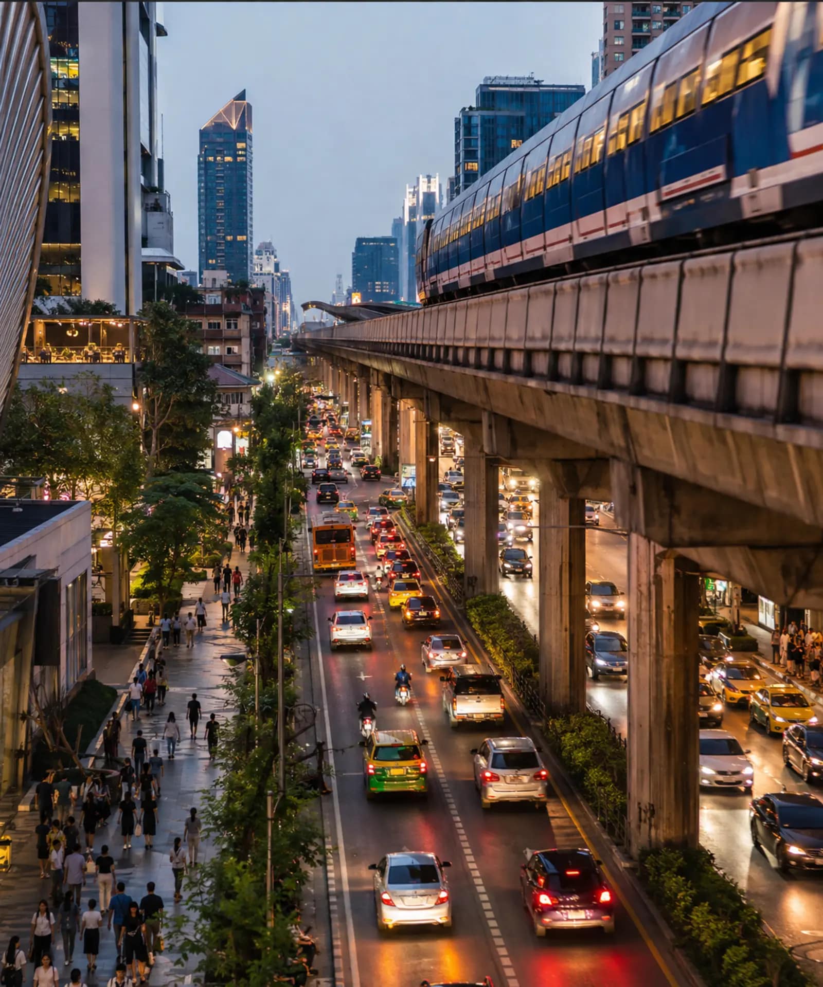 NH Bangkok Sukhumvit Boulevard Review: Is It Worth the Stay? 7 Bangkok Sukhumvit street and BTS Skytrain near Nana
