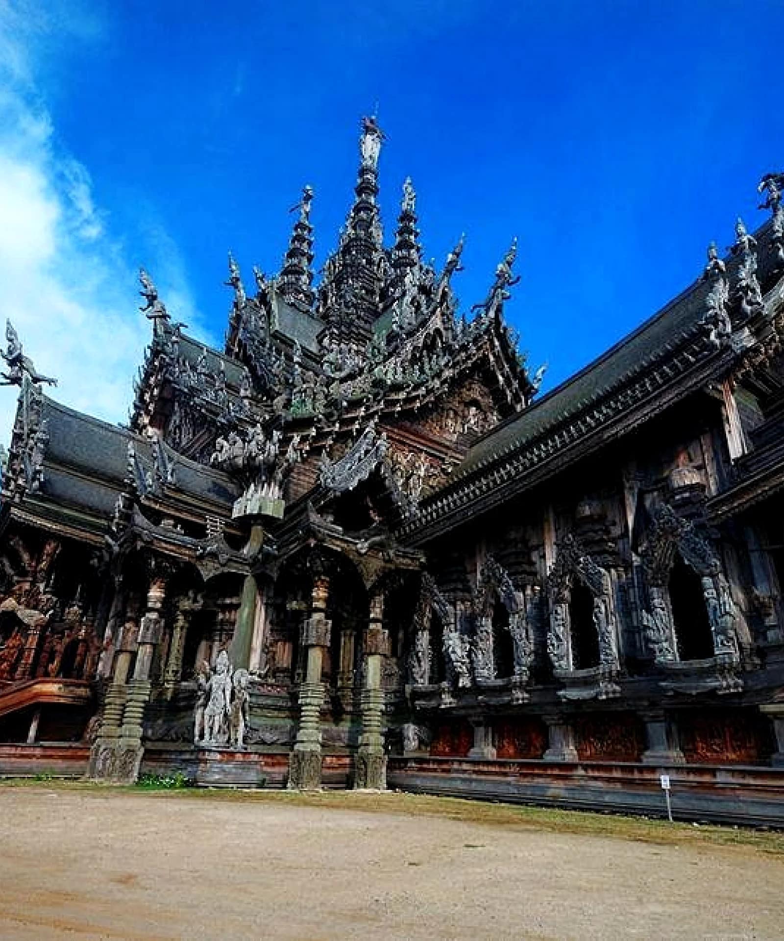 Sanctuary of Truth Pattaya Review: Is It Worth Visiting? 5 Sanctuary of Truth Pattaya Review: Is It Worth Visiting? — What the visit is like