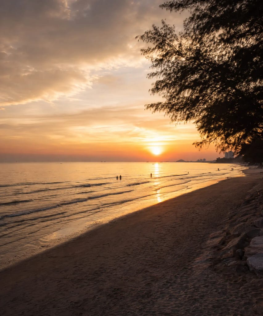 Cha Am My House Review: Is This Budget Hotel Near Cha-Am Beach Worth Booking? 9 Golden sunset over Cha-Am Beach on the Gulf of Thailand